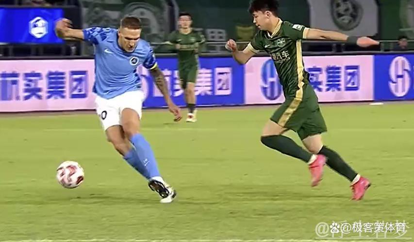 布彭扎梅开二度,童磊建功助攻,赵博扑救 上海3-0大胜深圳 布彭扎梅开二度,童磊建功助攻,赵博扑救 上海3-0大胜深圳